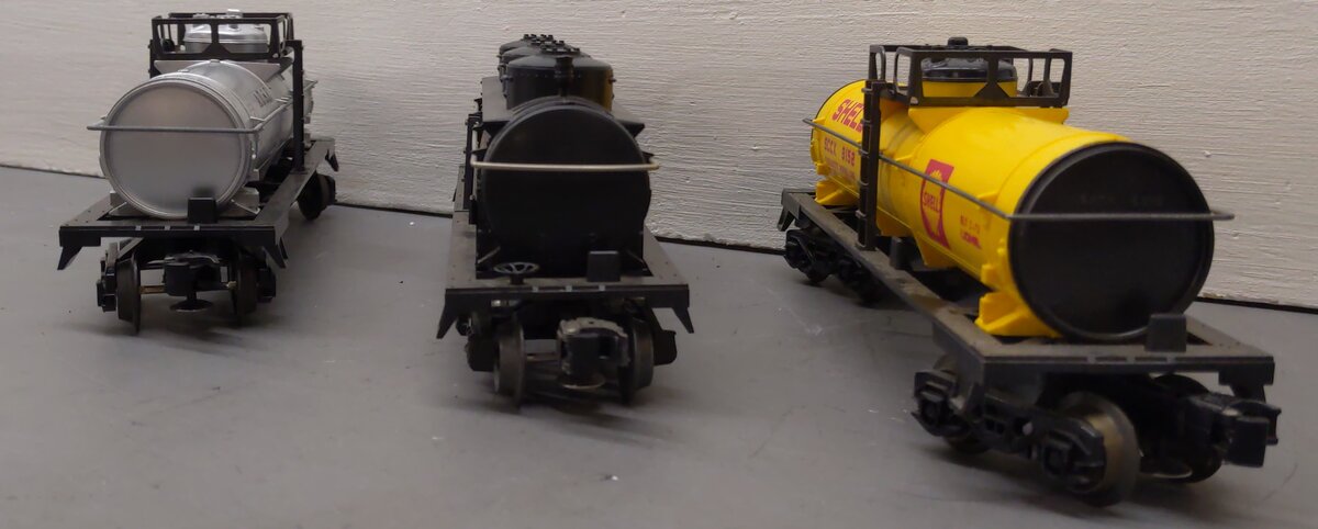 Lionel O Gauge Assorted Gas Tank Cars: #9321,#9138, & #9152 [3] EX