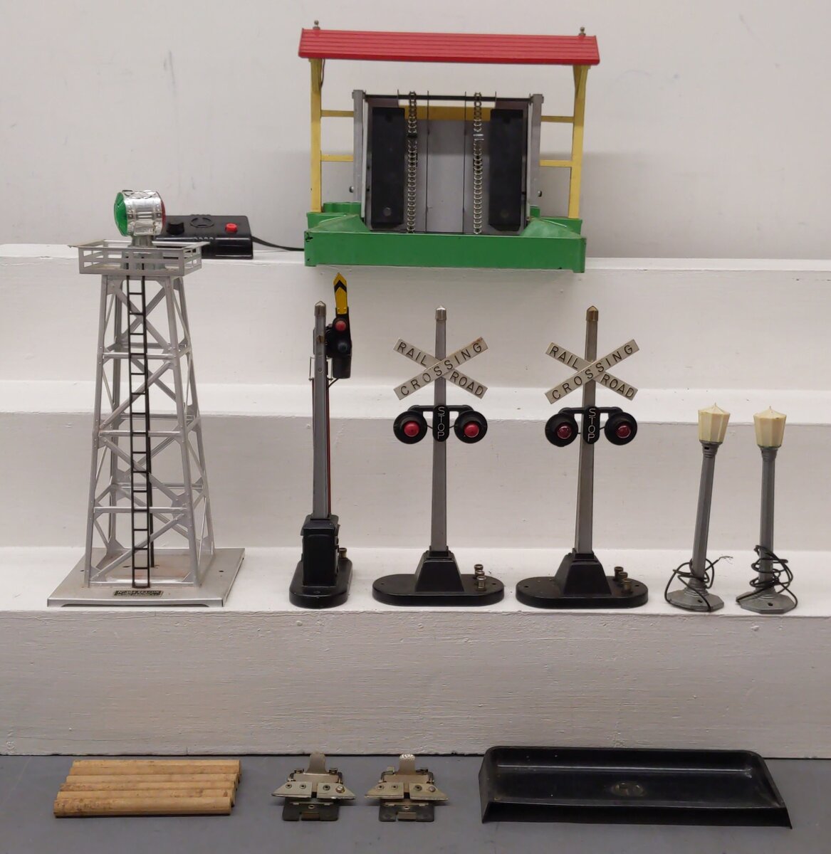 Lionel Vintage O Gauge Accessories: 71, 71, 154, 154, 164, 394 [7] VG