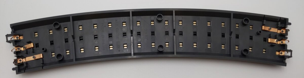 MTH 40-1082 RealTrax O82 Hollow Curved Track Sections (8) LN