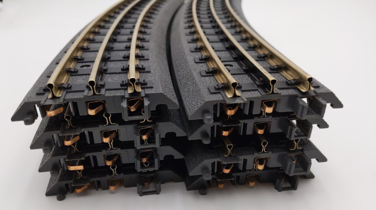 MTH 40-1082 RealTrax O82 Hollow Curved Track Sections (8) LN