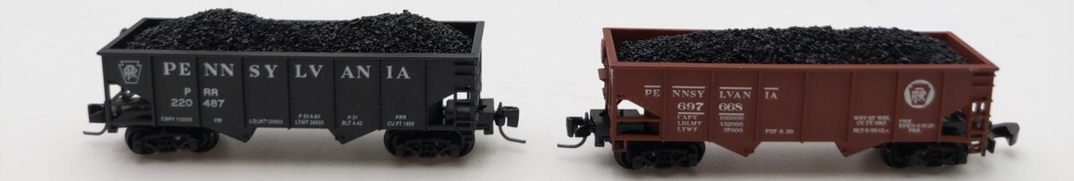 Full Throttle Z Scale Pennsylvania Railroad Hopper w/Coal Load#220487/697668 [2] LN