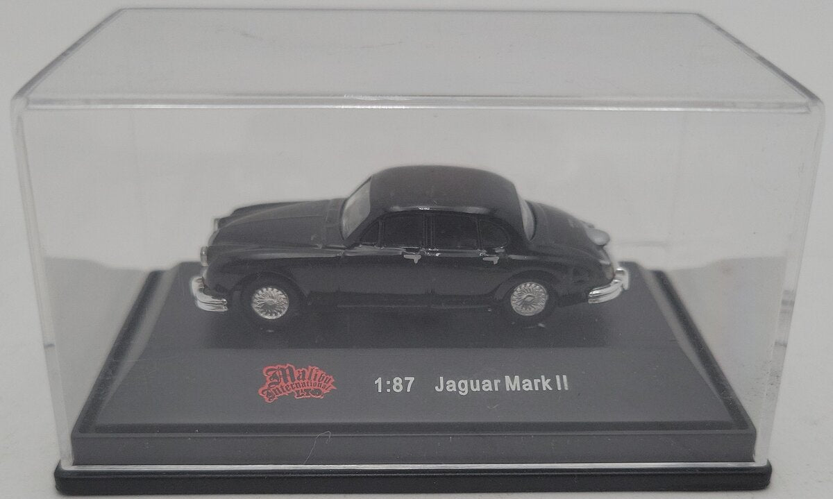 Malibu International 00100 1:87 Black Jaguar Mark 2 VG