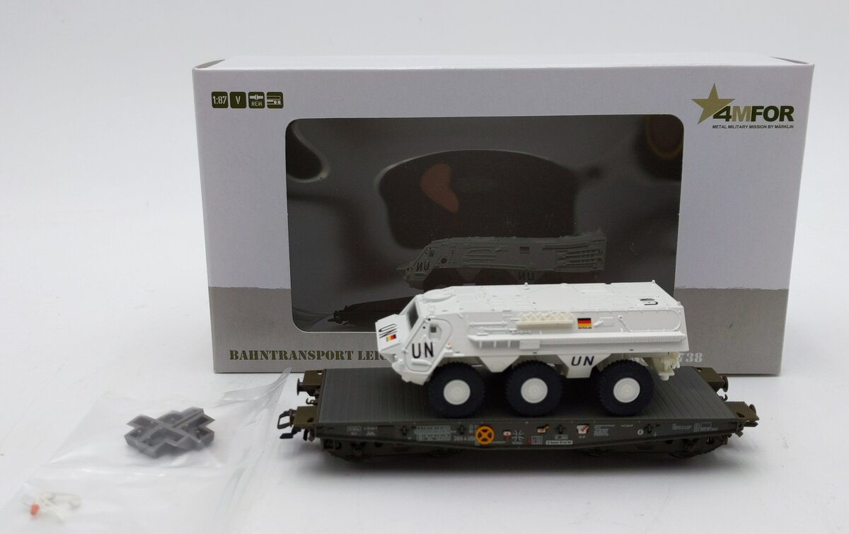 Marklin 48738 HO Scale Flat Car  with Fuchs Truck LN/Box