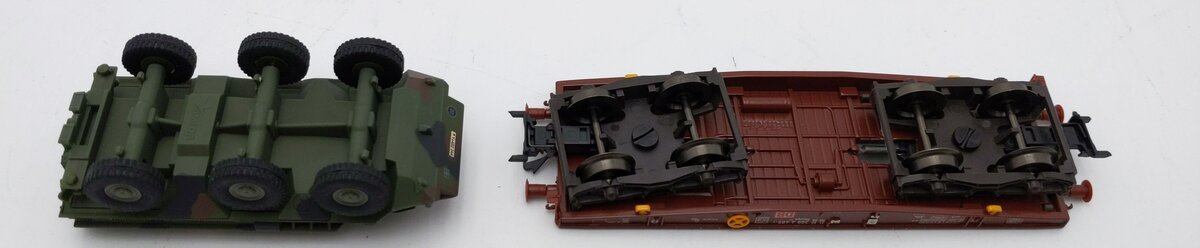 Marklin 48728 HO Scale Flatcar with Fuchs First Aid Truck LN/Box