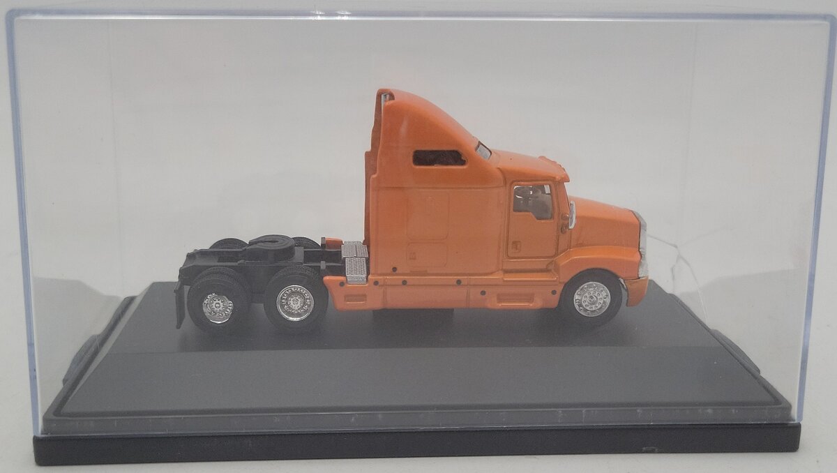 Malibu International HO Scale 1:87 Scale Orange Truck VG