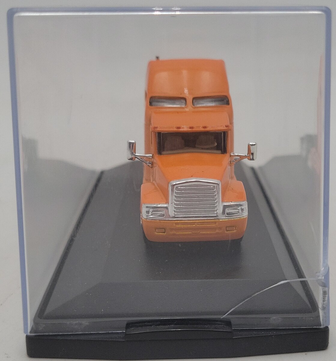 Malibu International HO Scale 1:87 Scale Orange Truck VG