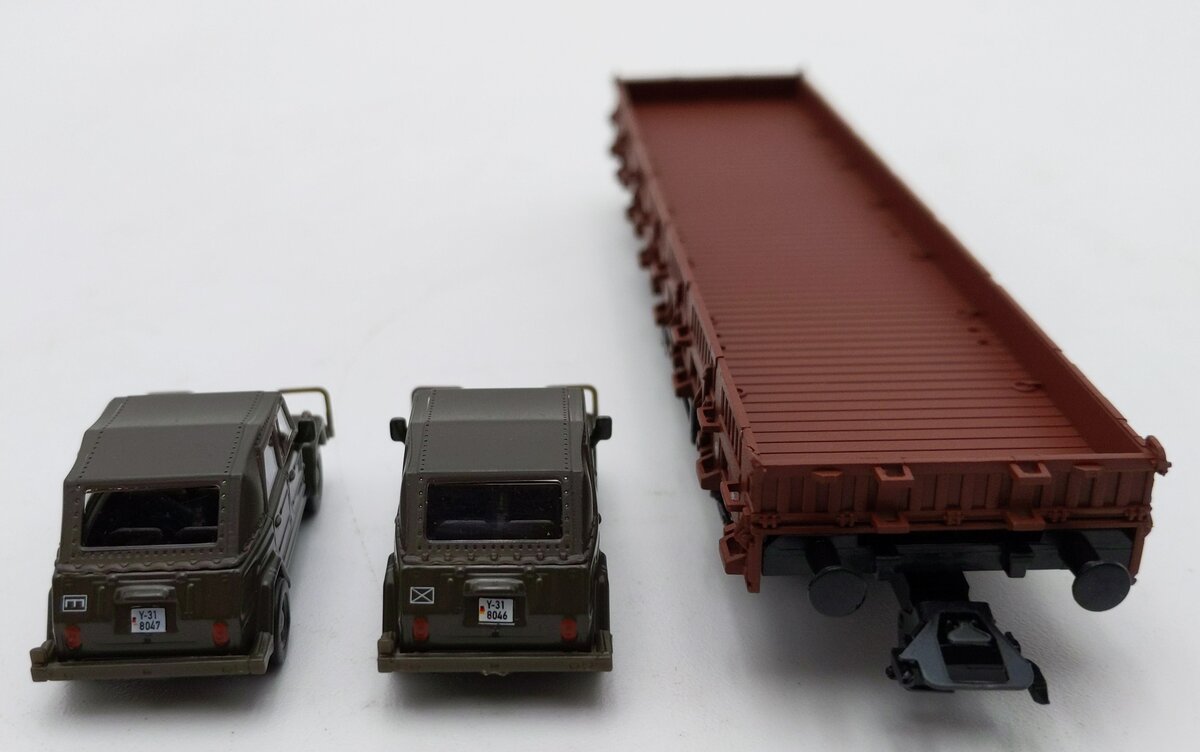 Marklin 46957 Flatcar with 2 Kurierwagen BW LN/Box