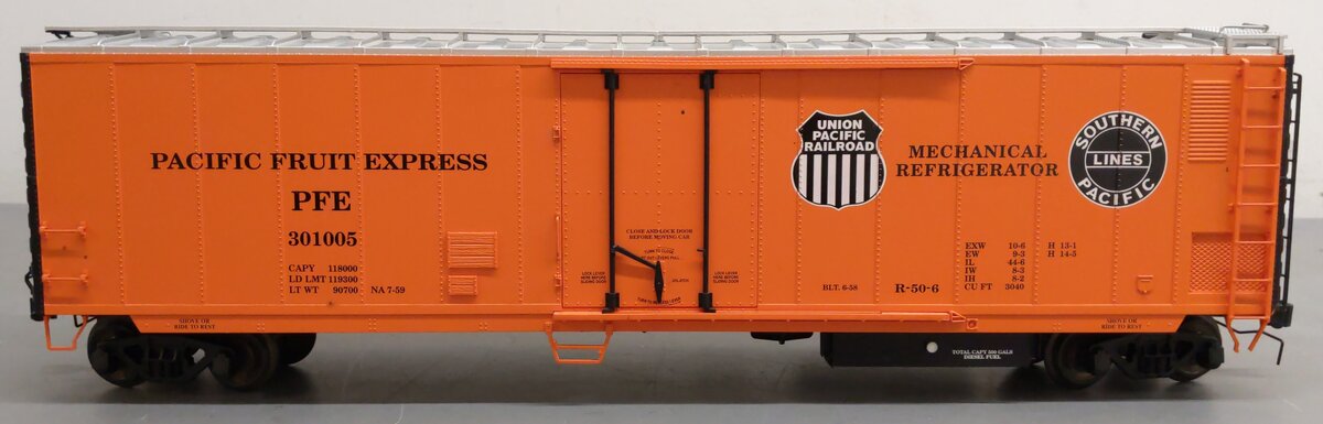 USA Trains R16708 G PFE 50' Mechanical Refrigerator Car (Metal Wheels) #301005 EX