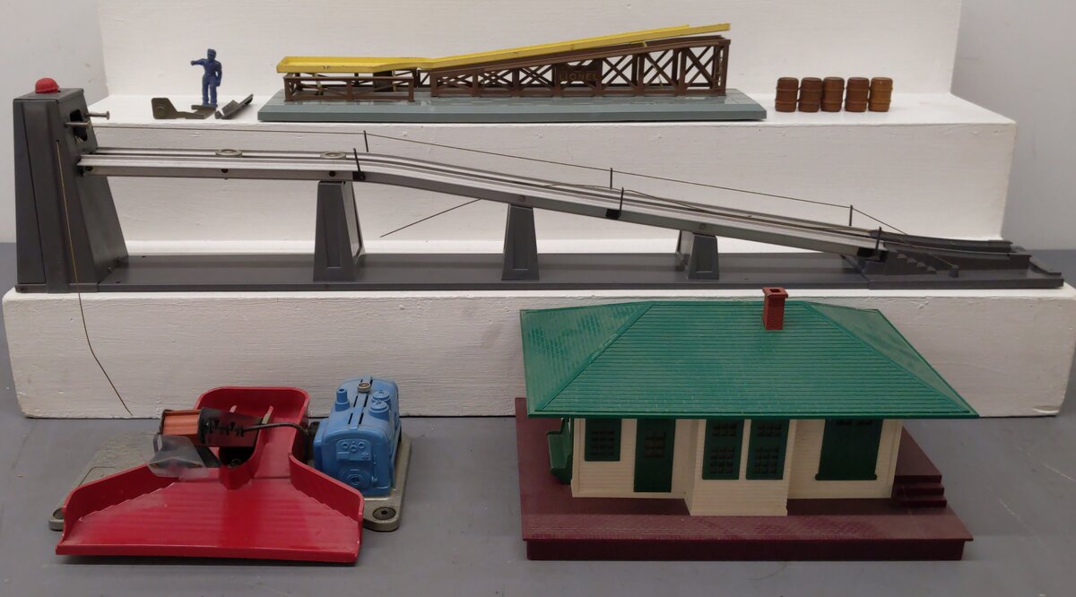 Lionel Vintage O Gauge Accessories: 132, 362, 397, 456 [4] VG
