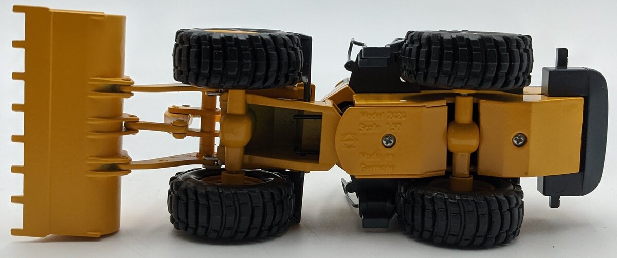 Conrad 2424 1:50 Diecast Komatsu WA450 Wheel Loader NIB