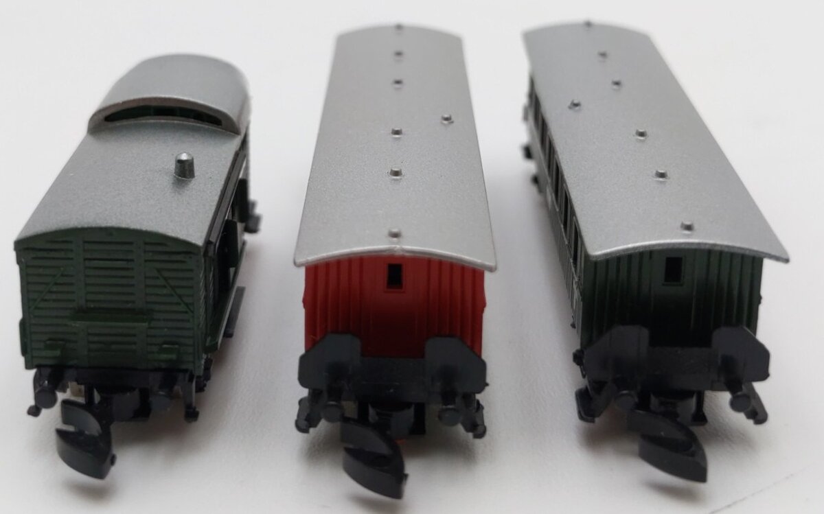 Marklin Z Scale DB German Federal Railroad Freight Train Baggage & Coach Cars[3] EX