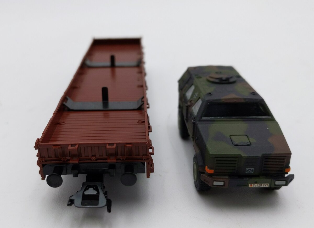 Marklin 46952 HO Scale Bundeswehr Stake Car LN/Box