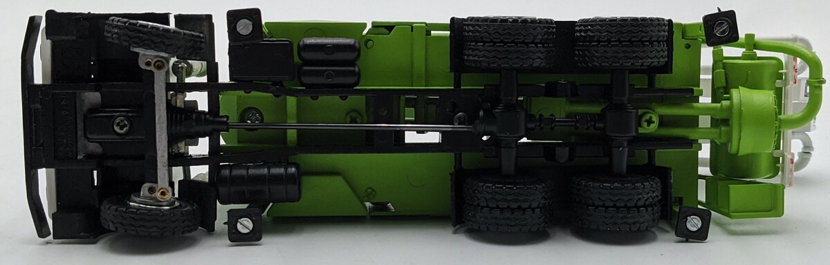 Conrad 3093 1:50 Scale Diecast KVM 32 XL Truck Mounted Concrete Pump NIB