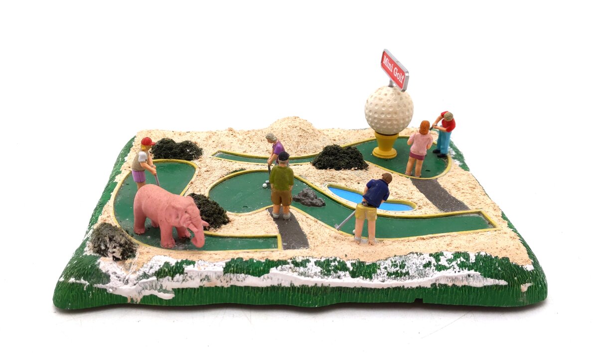 Lionel 6-14214 O Scale Custom Lionelville Mini Golf Animated Scene VG