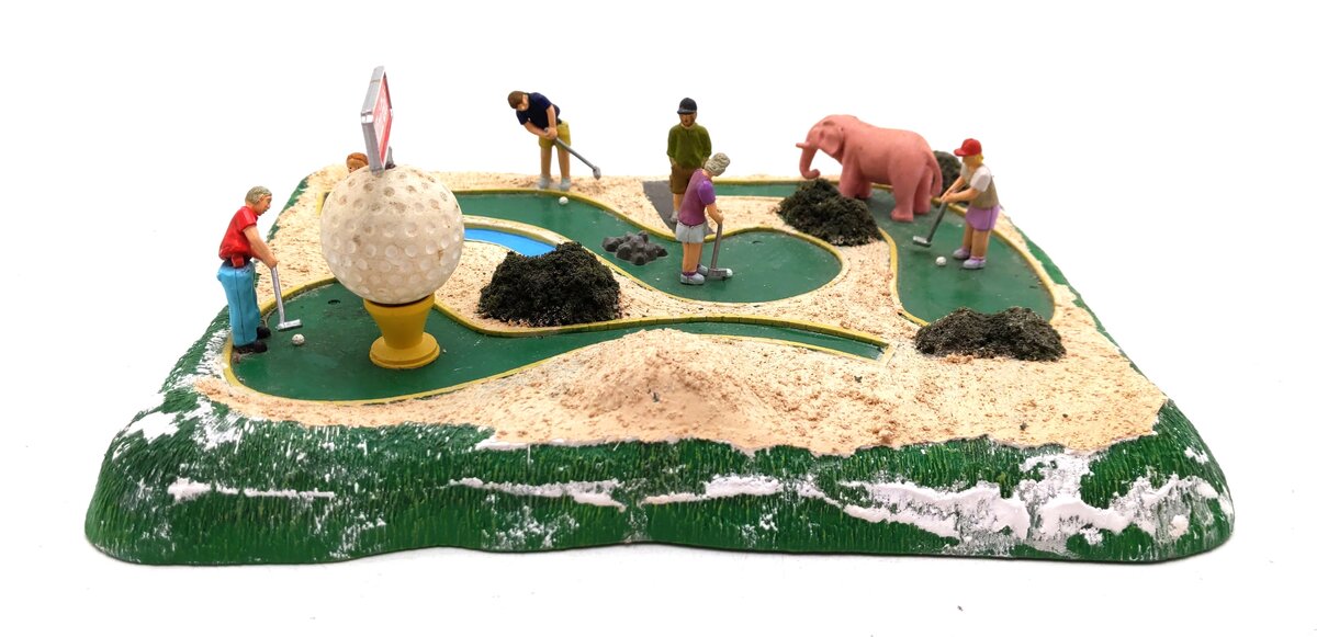 Lionel 6-14214 O Scale Custom Lionelville Mini Golf Animated Scene VG