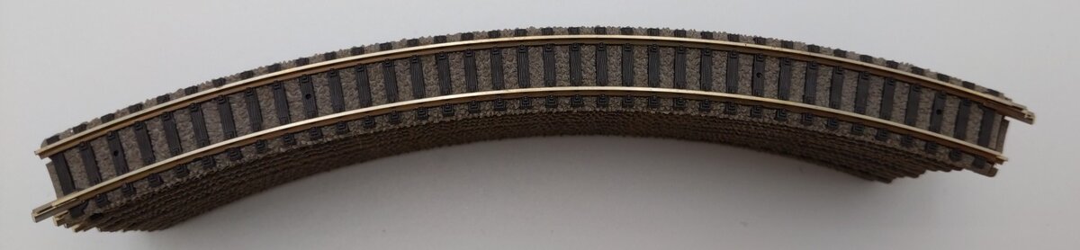 Fleischmann 9125 N 45° Curved Track Radius R2 [12] LN