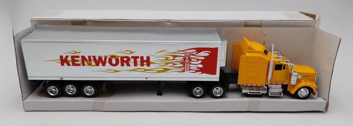 New-Ray 15333 1:43 Yellow & Silver Kenworth W900 Semi Truck and Trailer EX/Box