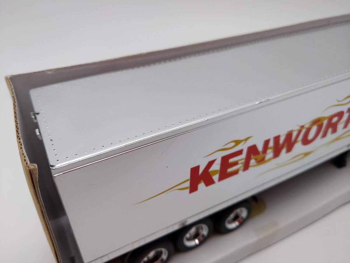 New-Ray 15333 1:43 Yellow & Silver Kenworth W900 Semi Truck and Trailer EX/Box
