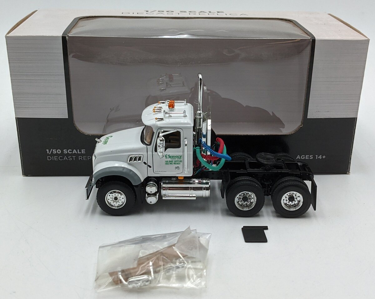 First Gear 50-3115C 1:50 Diecast 6x4 Cab Only White Mack Granite MP VG/Box