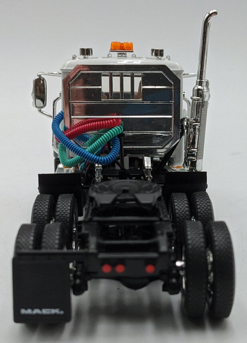 First Gear 50-3115C 1:50 Diecast 6x4 Cab Only White Mack Granite MP VG/Box
