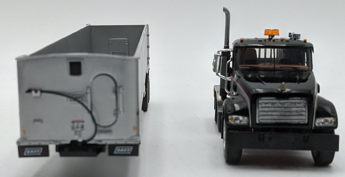 First Gear 50-3456 1:50 Diecast Mack Granite MP & East Genesis End Dump Trailer NIB