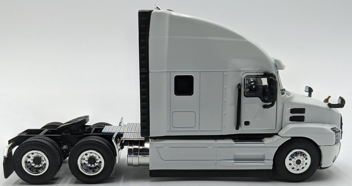 First Gear 50-3389 1:50 Diecast Mack Anthem 6x4 Tractor w/High Sleeper Cab NIB