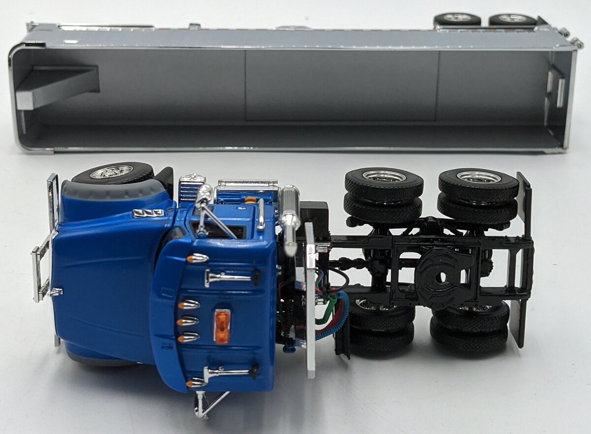 First Gear 50-3457 1:50 Mack Granite MP & East Genesis End Dump Trailer VG/Box