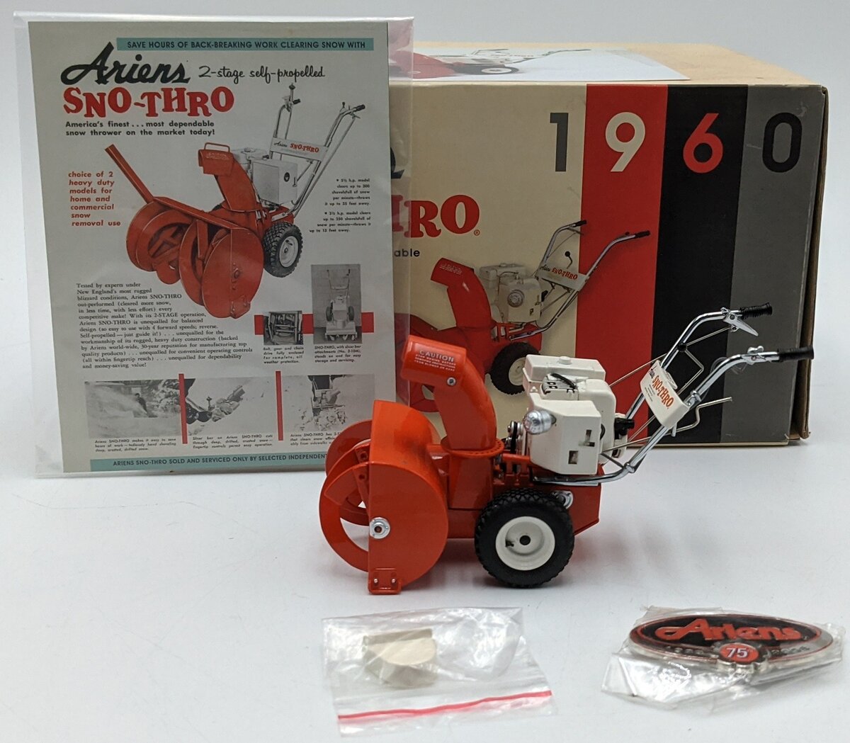 TWH Collectibles 1960 1:16 Diecast Ariens Sno-Throw Machine NIB
