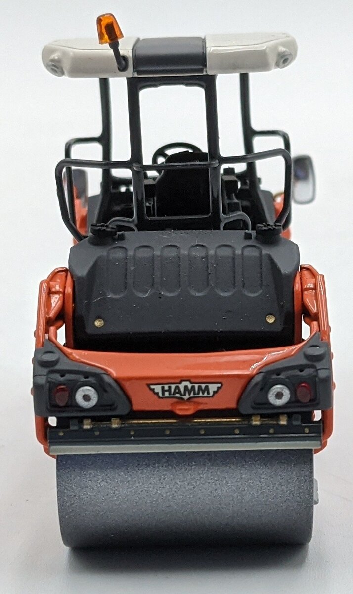 WSI 04-1032 1:50 Diecast Hamm HD 110 Roller w/ROPS NIB