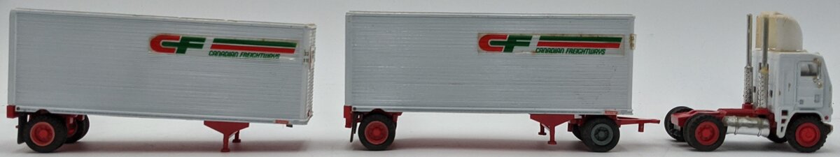 Tonkin T102 1:50 Diecast Tractor w/Trailers Canadian Freightways Logo VG