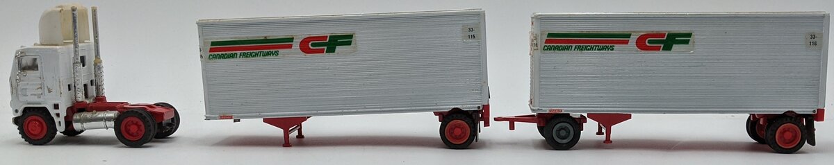 Tonkin T102 1:50 Diecast Tractor w/Trailers Canadian Freightways Logo VG