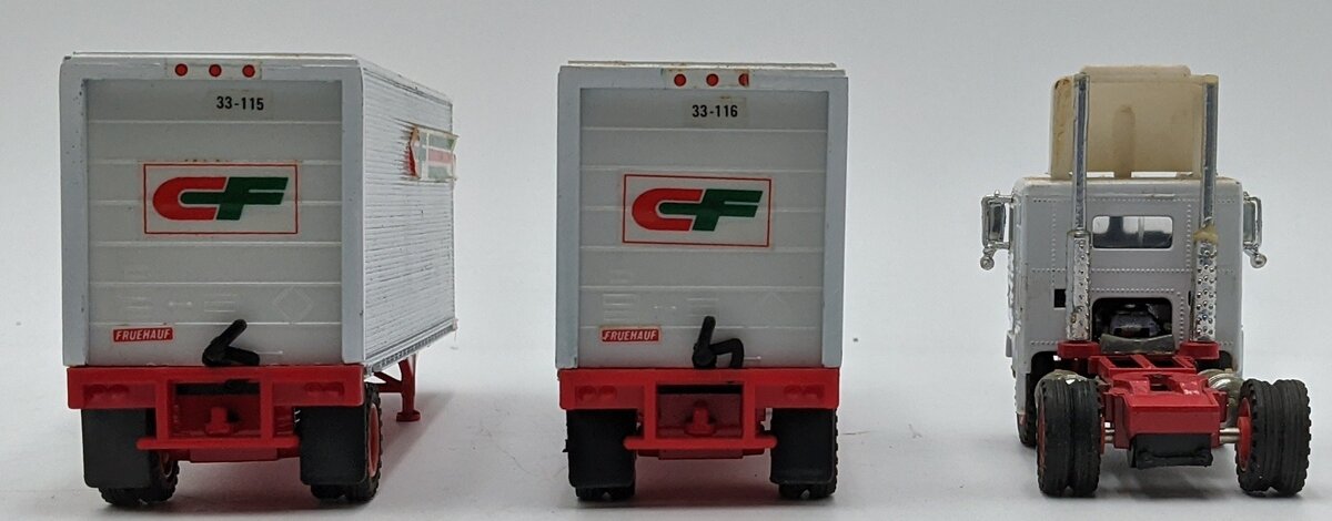 Tonkin T102 1:50 Diecast Tractor w/Trailers Canadian Freightways Logo VG