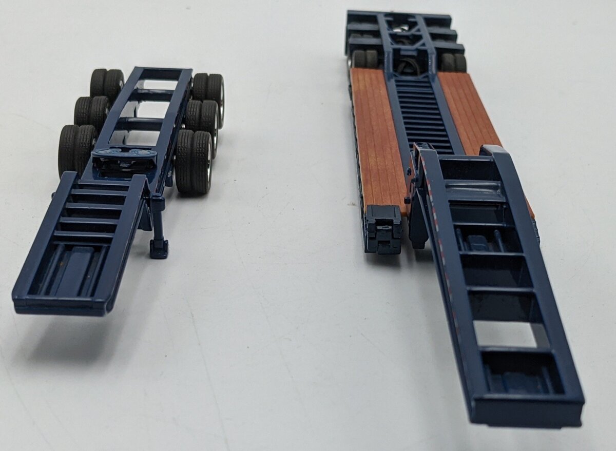 Tonkin 10005 1:50 Diecast 3 Axle Lowboy Trailer w/3-Axle Dolly EX