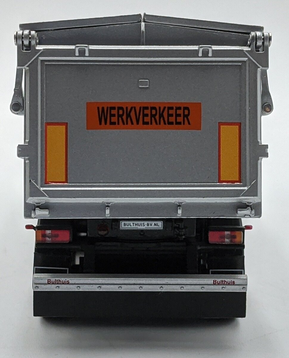 WSI 03-1003 1:50 Diecast Asphalt and Sand 3-Axle Tip Trailer in White VG/Box