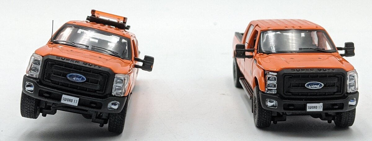 Sword Models 1:50 Diecast 2016 Ford F250 Pickup Escort Set Orange