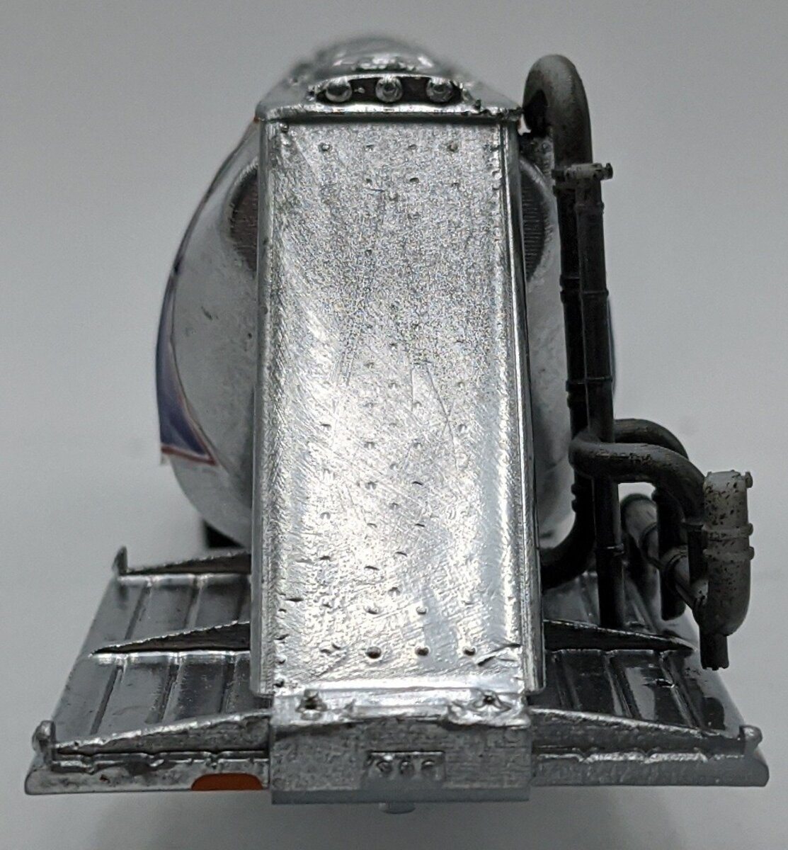 Custom Built 1:50 Diecast Custom 3 Axle Pneumatic Trailer Silver/Box