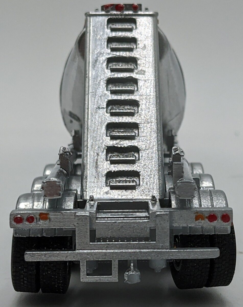Custom Built 1:50 Diecast Custom 3 Axle Pneumatic Trailer Silver/Box
