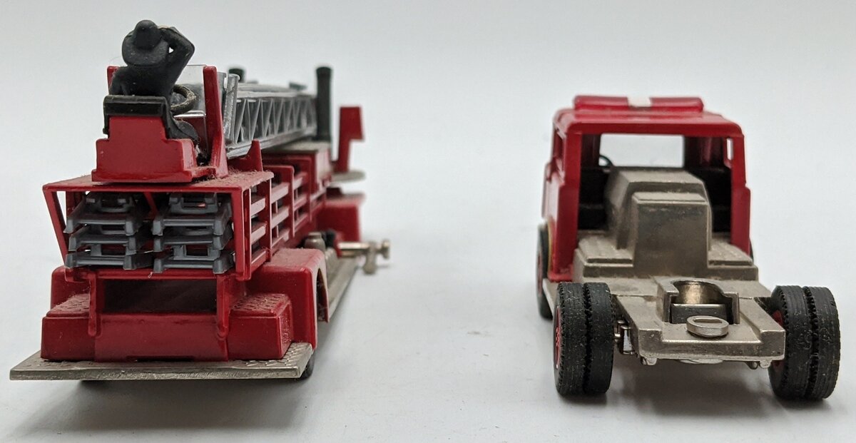 Corgi 52101 1:50 Diecast Mack CF Aerial Ladder Long Beach EX/Box