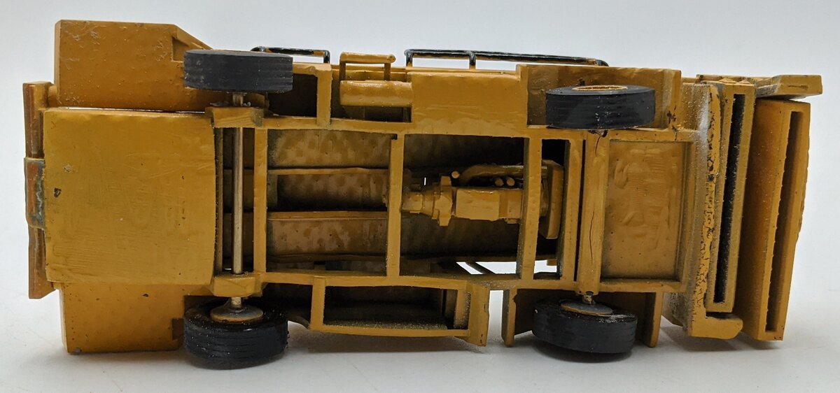 Custom Built 1:50 Diecast Custom Etnyre Asphalt Chip Distributor M-215/Box