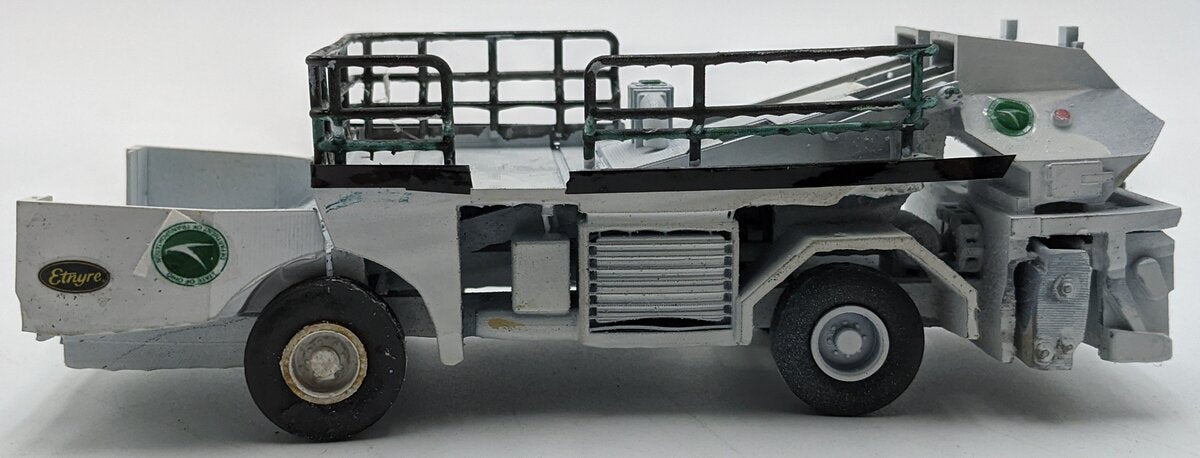 Custom Built 1:50 Diecast Custom Etnyre Asphalt Chip Distributor White/Box