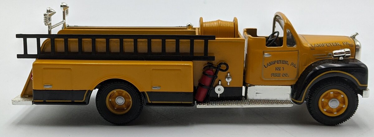 Corgi 52603 1:50 Diecast Lampeter Mack B Series Pumper NIB