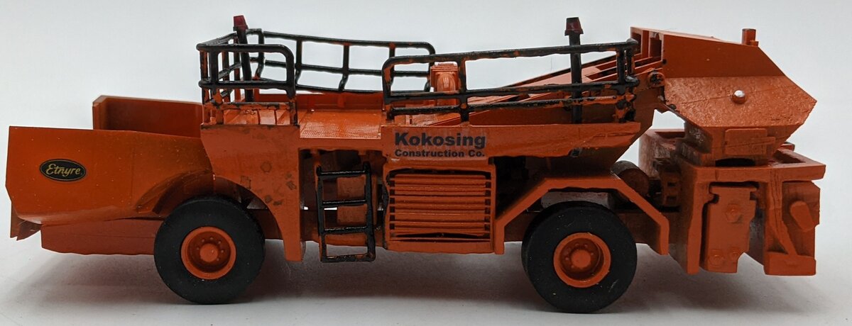 Custom Built 1:50 Diecast Custom Etnyre Asphalt Chip Distributor Orange/Box