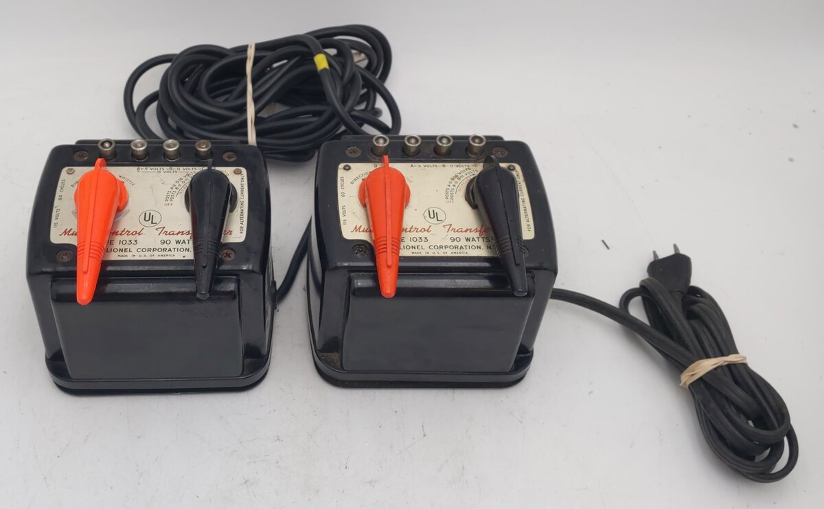 Lionel 1033 Vintage O Gauge Transformers [2] VG