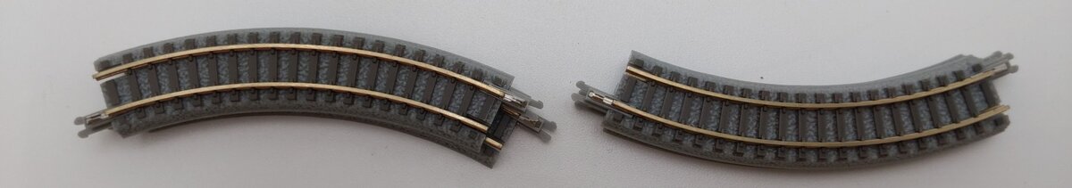 Rokuhan R010 Z Gauge Classic Track Curved Track R95mm 45 Degree (Pack of 4) LN/Box