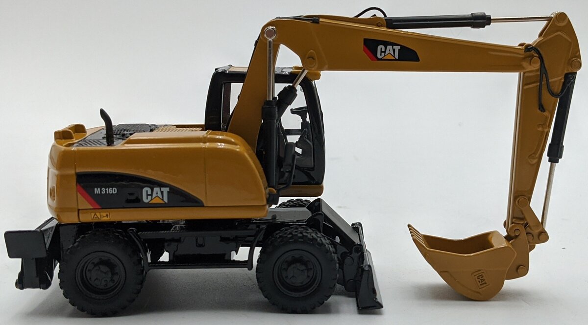 Norscot 55171 1:50 Diecast Caterpillar M316D Excavator NIB