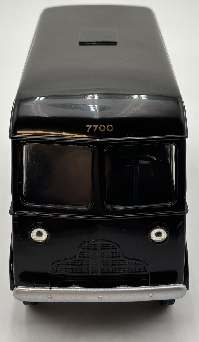 Hermann Marketing 7700 1/28 UPS 1940 DVC Antique Vehicle LN/Box