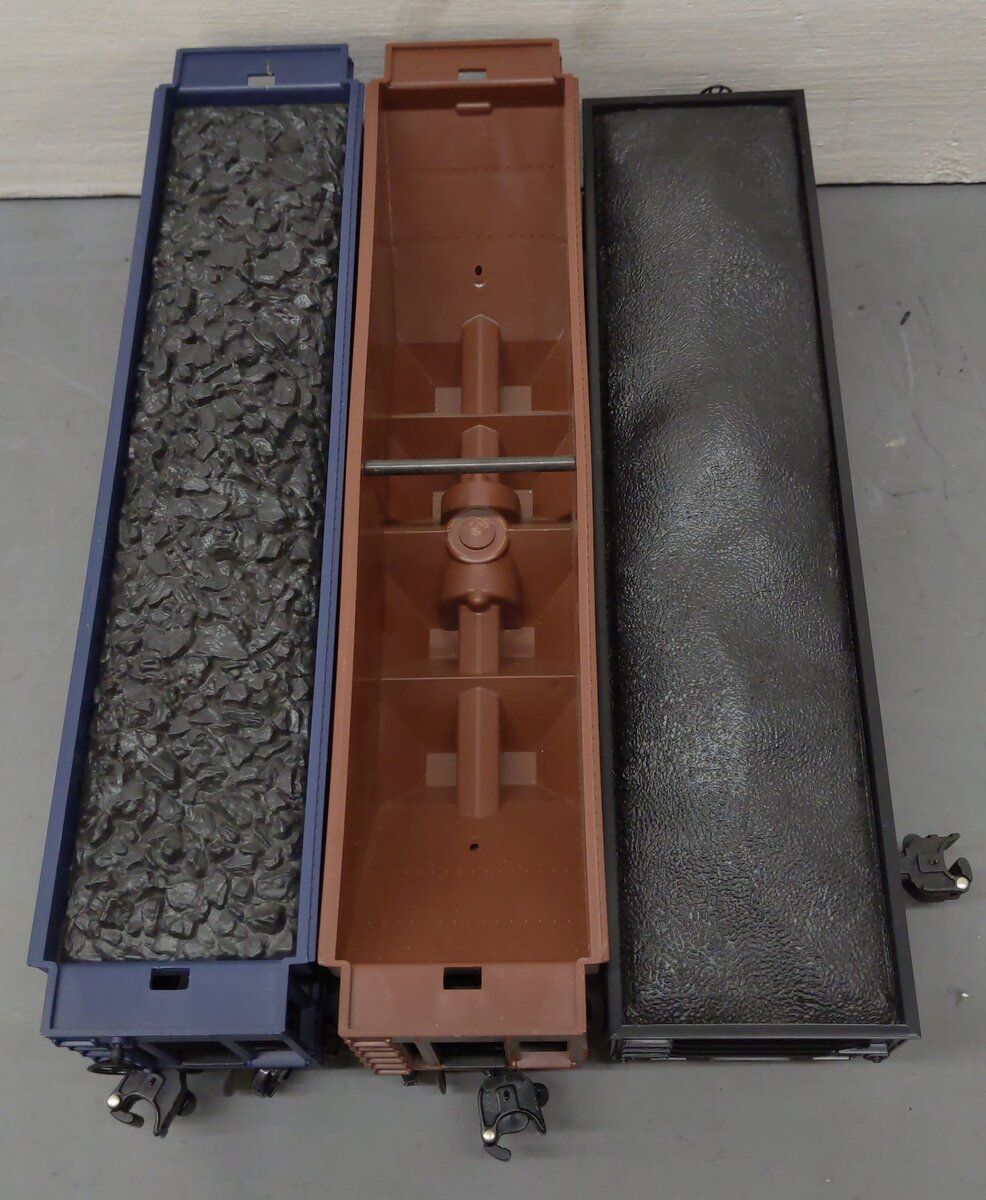 Lionel O Gauge Assorted Hooper Cars & Gondola Car: #9135,9111; & #6209 [3] EX