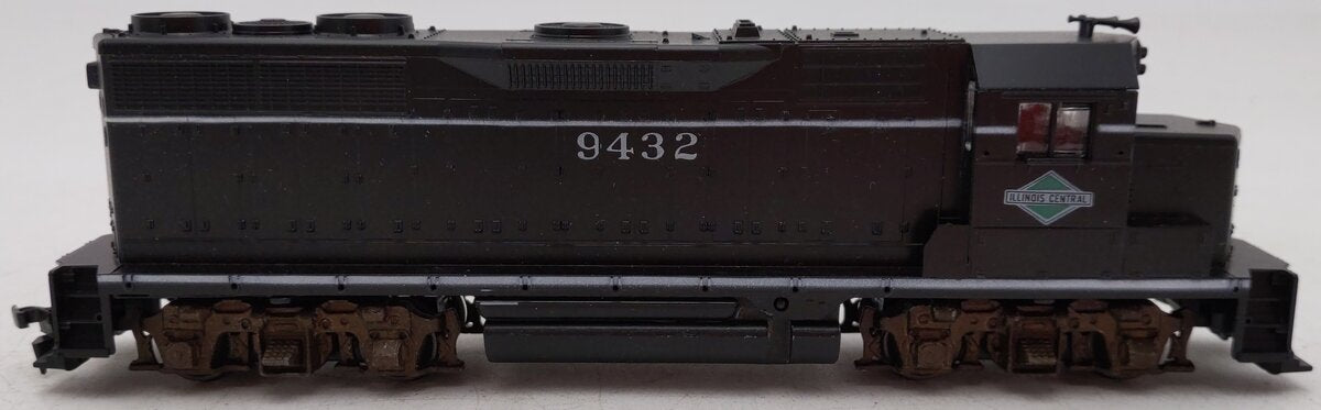 Athearn 4204 HO Illinois Central GP-35 Powered Diesel Locomotive #9432 EX/Box