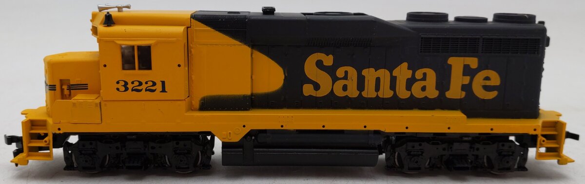 Athearn 1614 HO Scale Santa Fe Powered Diesel Locomotive #3221 EX/Box
