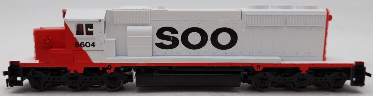 Athearn 4407 HO Soo Line SD40-2 Powered Diesel Locomotive #6604 EX/Box